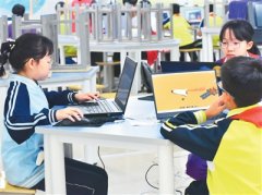 是由于社会上曾经有了必然规模的从业人员 